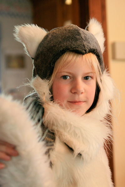 October 25, 2008<nbsp/> @<nbsp/> 13:59<br/><br/>Suzie reprises her husky costume.  TG had told her last year: 
