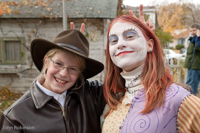 October 24, 2009<nbsp/> @<nbsp/> 12:52<br/><br/>Suzie and Lucy (Indy and Sally)
