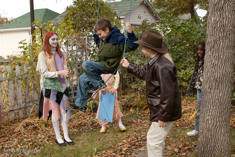 October 24, 2009<nbsp/> @<nbsp/> 12:52<br/><br/>swing hijinks