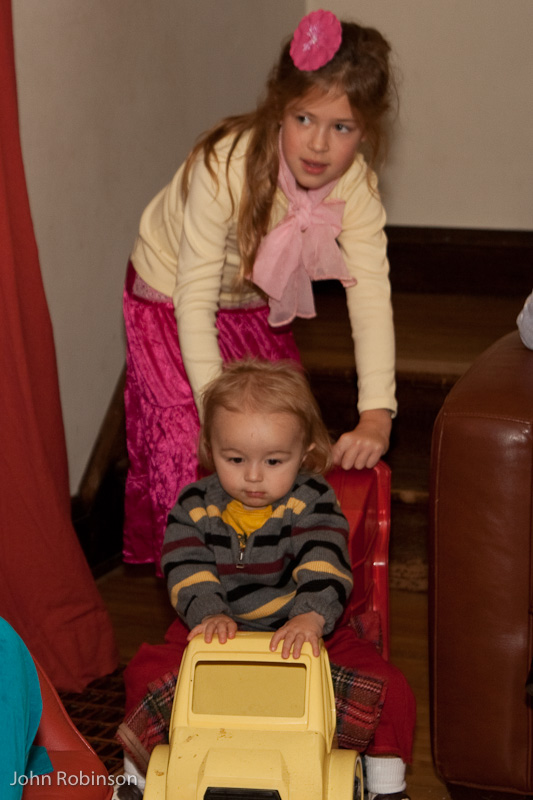 October 25, 2009<nbsp/> @<nbsp/> 13:27<br/><br/>Stella gives Addison a ride