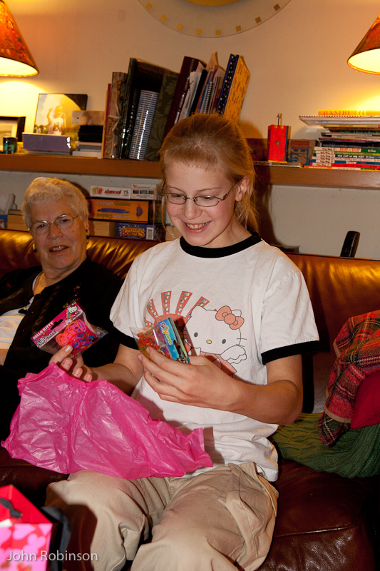 October 24, 2010<nbsp/> @<nbsp/> 13:30<br/><br/>opening gifts during her 