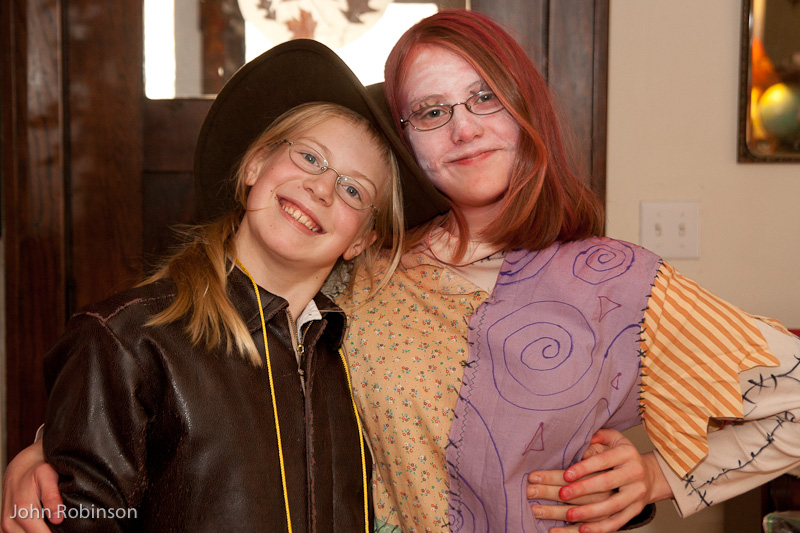 October 31, 2010<nbsp/> @<nbsp/> 15:52<br/><br/>Suzie & Lucy